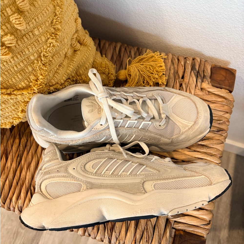 Adidas Ozmillen Women's Sneakers - Picture 3 of 4